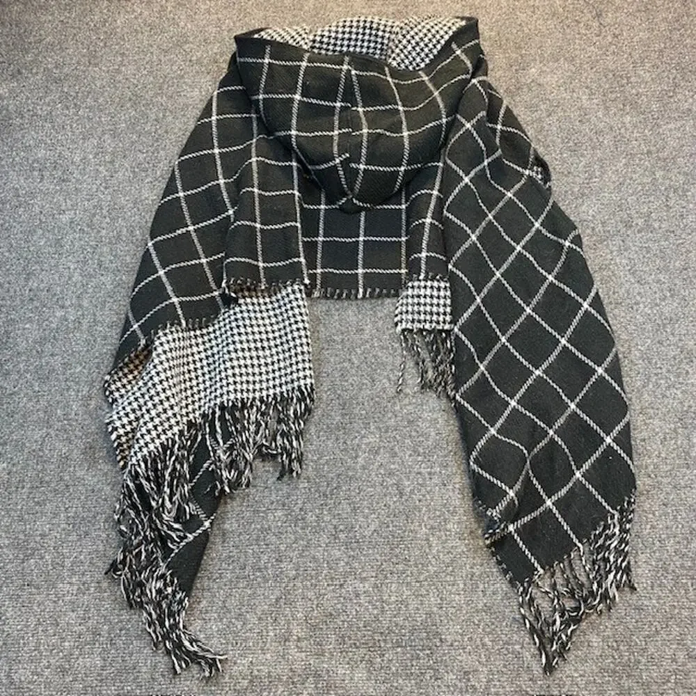 TROUVE Hooded Black White Plaid Poncho Jacket Wool Blend Womens One Size Warm